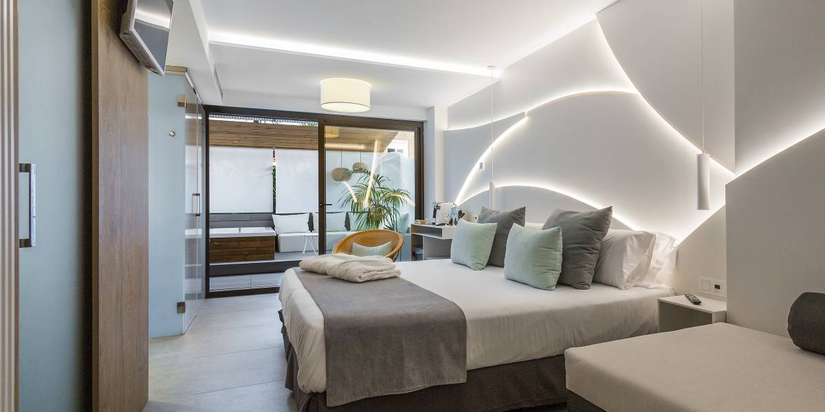 Hotel Kaktus Playa In Barcelona Hi Macs
